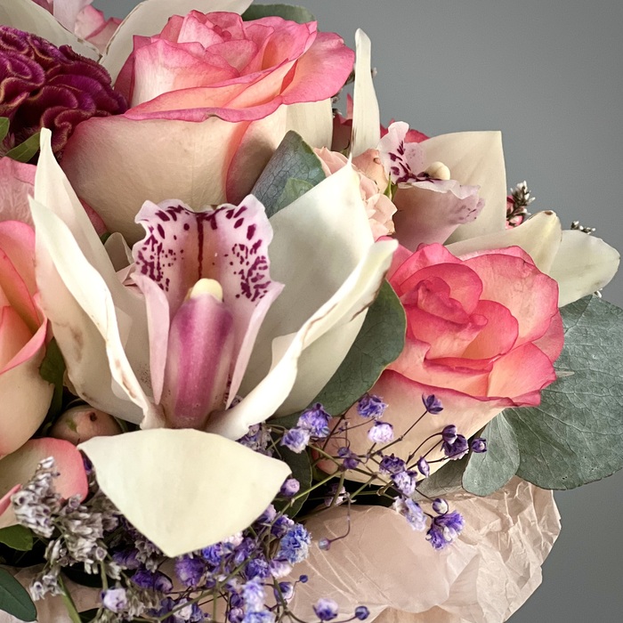 Цветы в корзине Нектарин