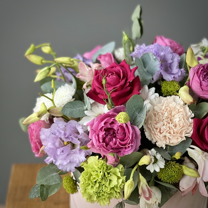 Цветы в коробке Первый поцелуй