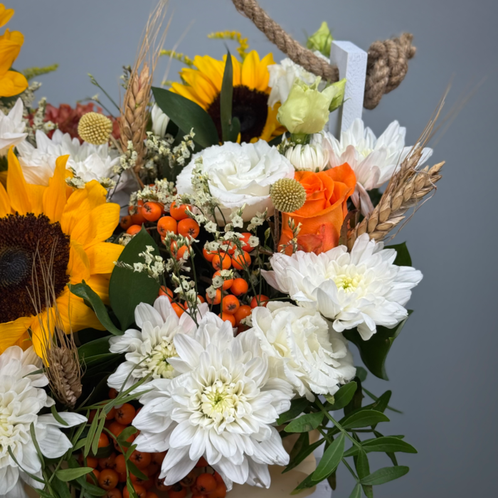 Цветы в ящике Краски лета