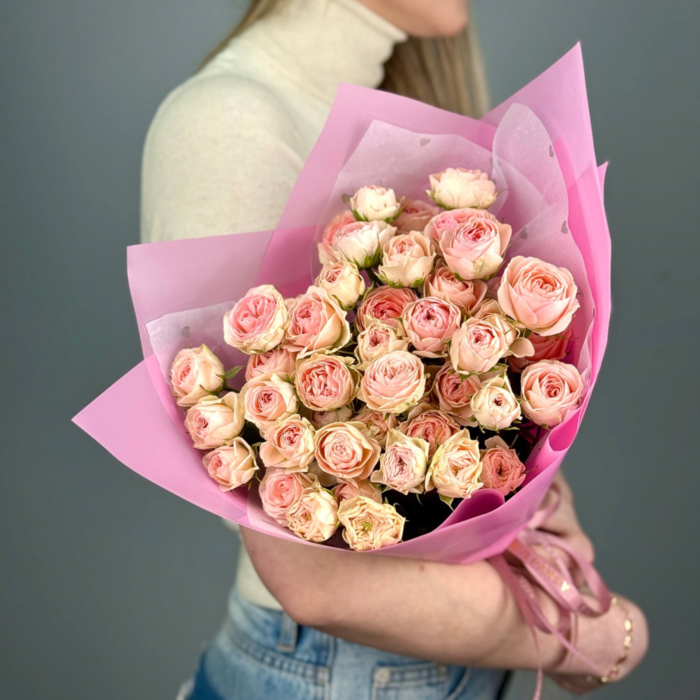 Букет из 11 кустовых роз "Тайна любви"