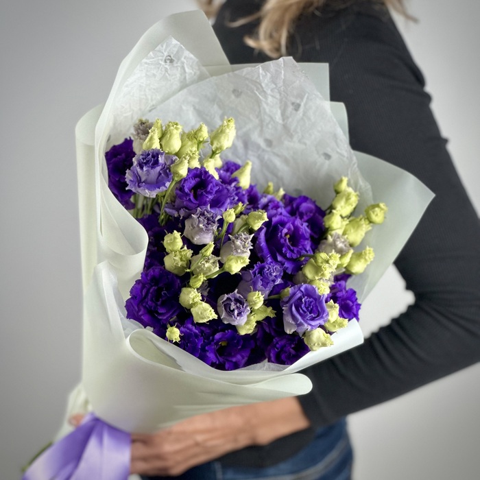 Букет из 9 фиолетовых лизиантусов