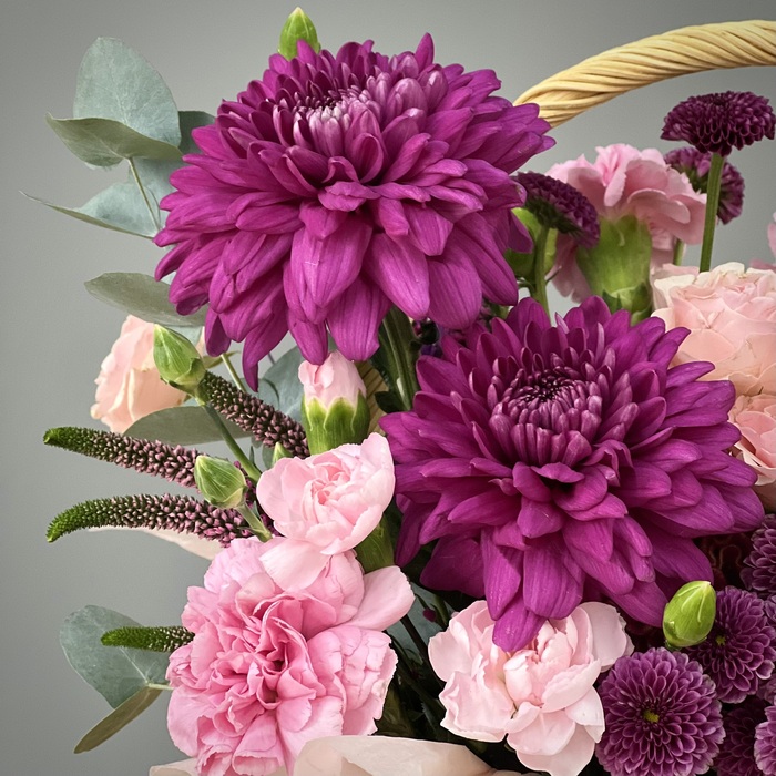 Цветы в корзине Неаполь