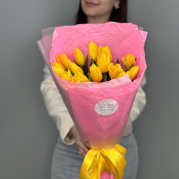 Букет из 15 желтых тюльпанов