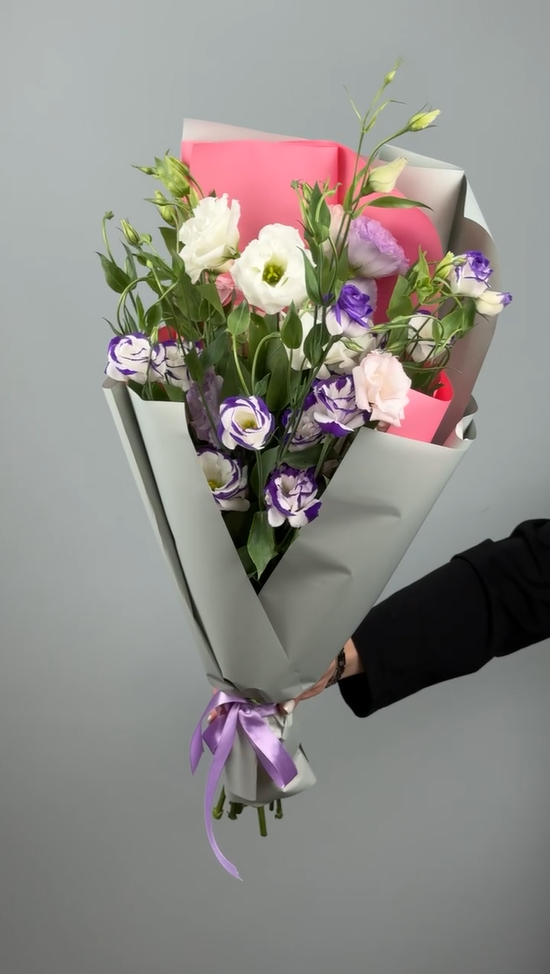 Букет Микс из фиолетового и белого лизиантуса  (7 шт)