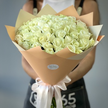 Букет из 51 белой розы 40 см