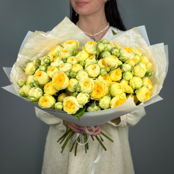 Букет из 21 желтых пионовидных роз