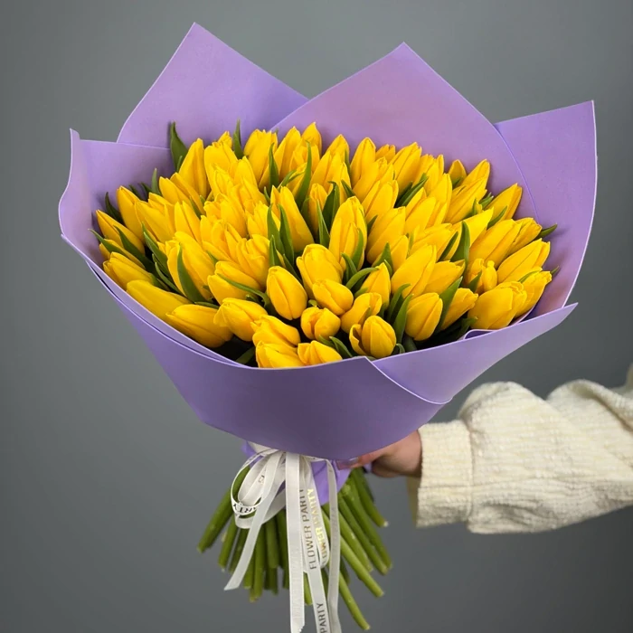 Букет из 51 желтых тюльпанов