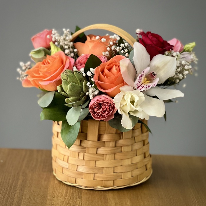 Цветы в корзине Ласточка