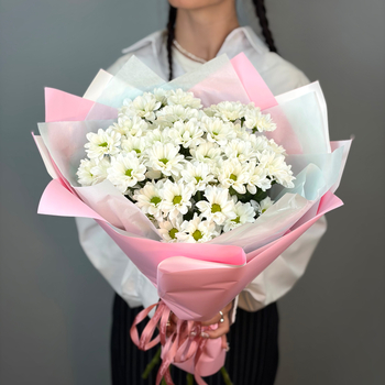 Букет из 7 белых кустовых ромашковых хризантем 