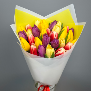 Букет из 31 тюльпанов микс