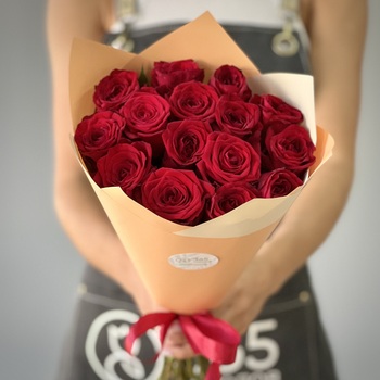 Букет из 15 красной розы 50 см