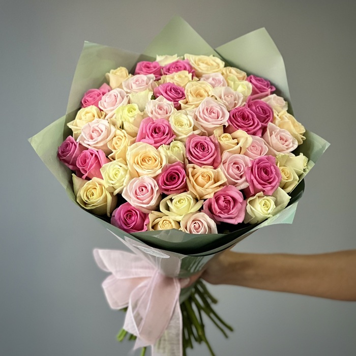 Букет из 71 нежной розы 50 см