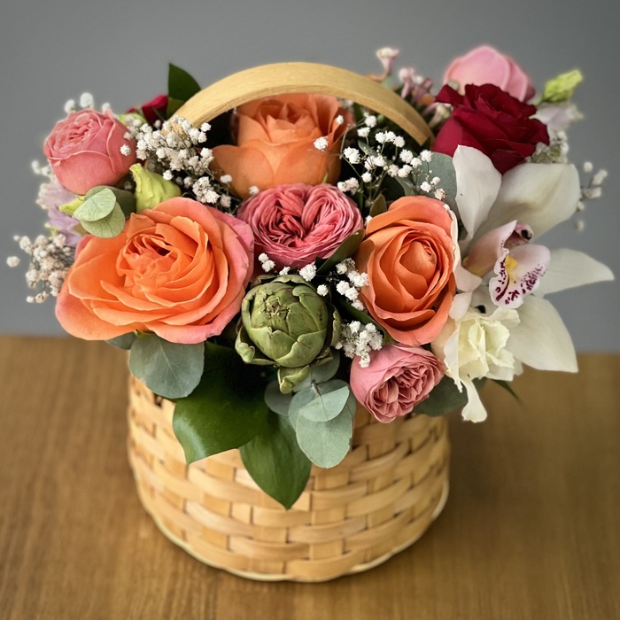 Цветы в корзине Ласточка