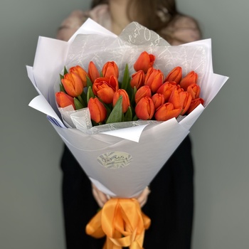 Букет из 21 оранжевых тюльпанов