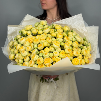 Букет из 51 желтых пионовидных роз