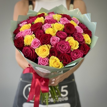 Букет из 71 яркой розы 50 см