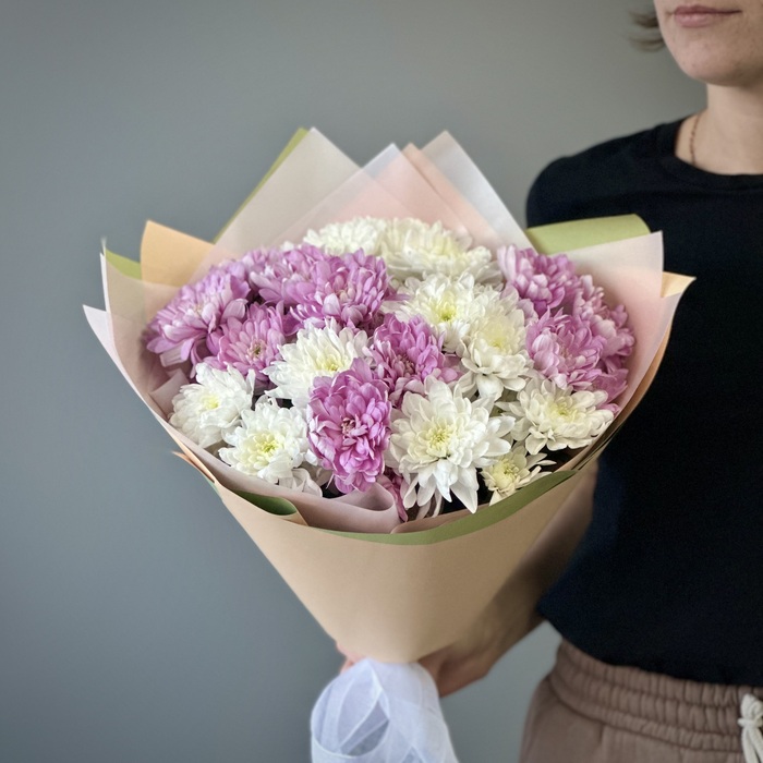 Букет из 7 нежных кустовых хризантем Букет из 7 нежных кустовых хризантем