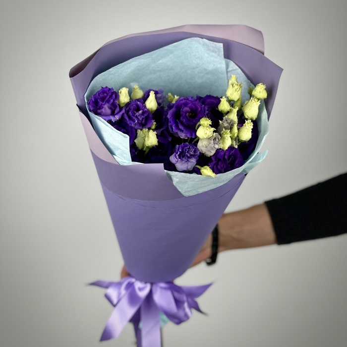 Букет из 5 фиолетовых лизиантусов