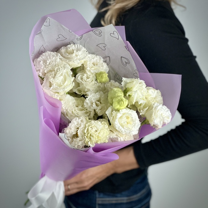 Букет из 9 белых лизиантусов