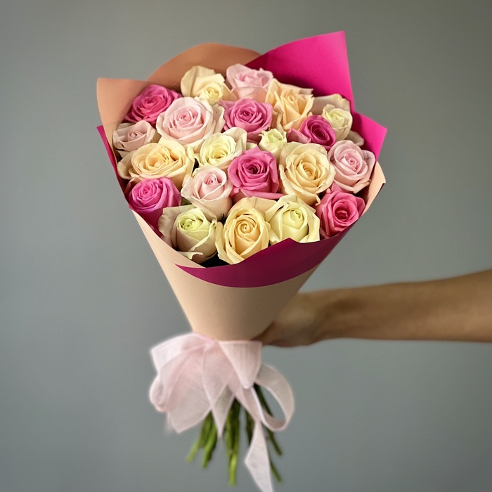 Букет из 21 нежной розы 50 см