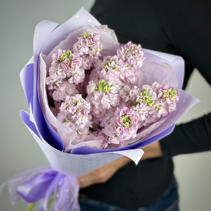 Букет из 9 розовых маттиол