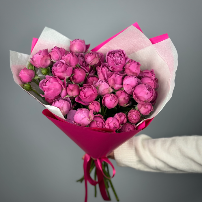 Букет из 9 кустовых пионовидных роз Мисти баблз