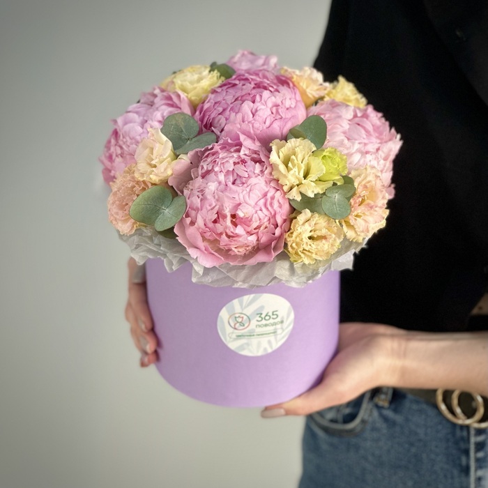 Цветы в коробке Сара