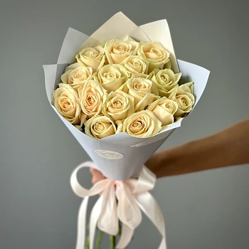 Букет из 15 кремовой розы 70 см