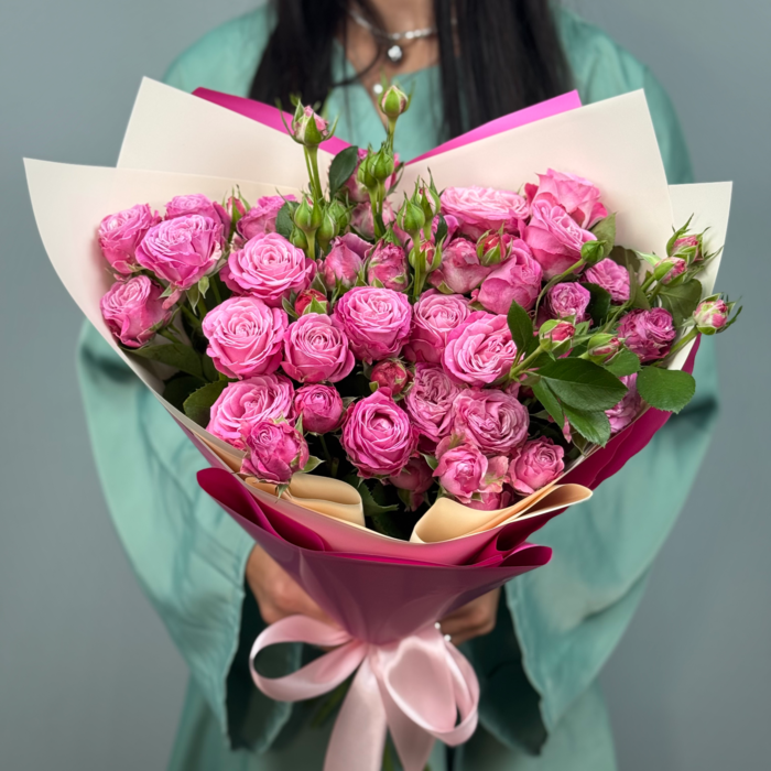 Букет кустовых пионовидных роз Бомбастик (1 шт)