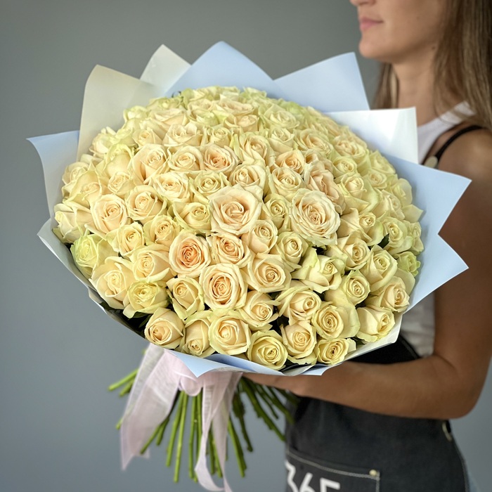 Букет из 101 кремовой розы 60 см