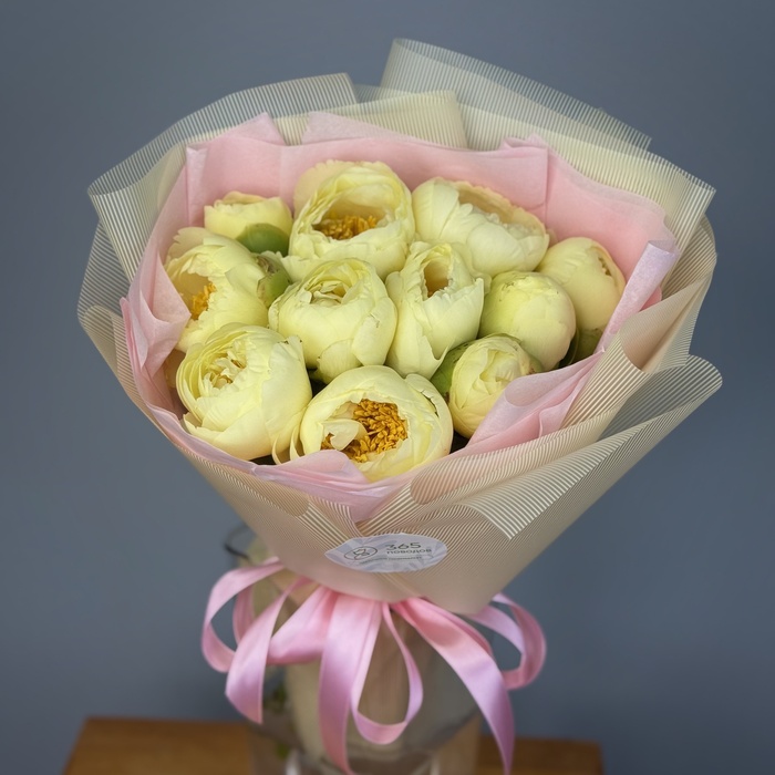 Букет их желтых пионов (1 шт)