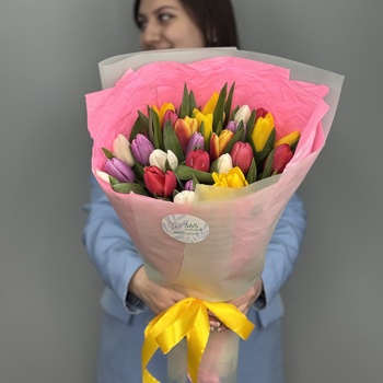 Букет из 31 тюльпанов микс
