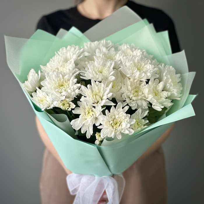 Букет из 1 белых кустовых хризантем