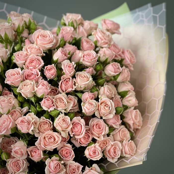 Букет из 25 кустовых нежно-розовых роз