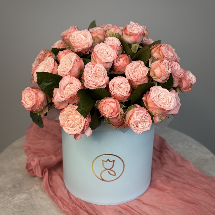 Цветы в коробке Нежная Лилит