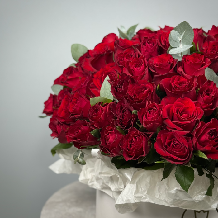 101 роза Кения в шляпной коробке