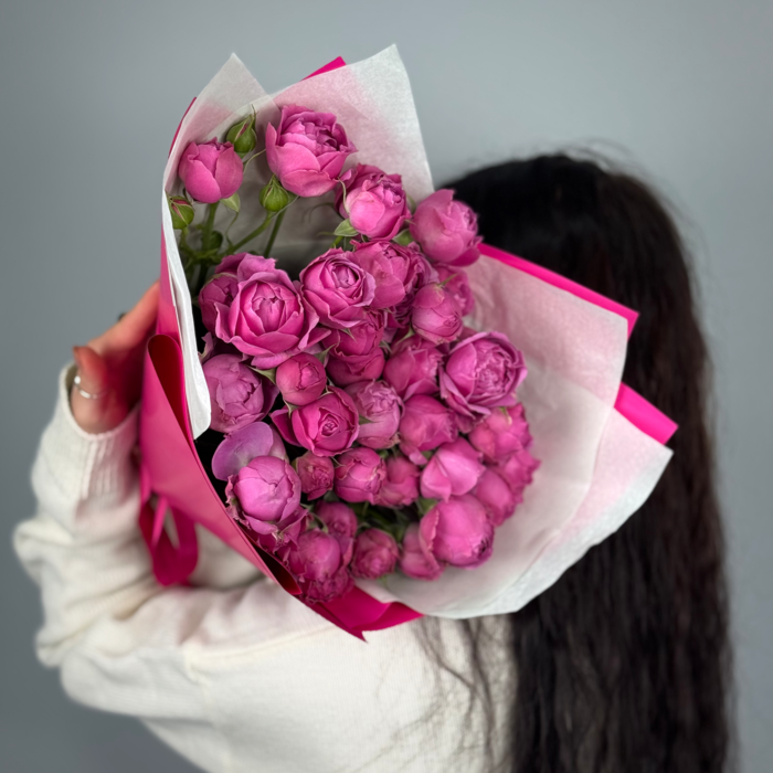 Букет из 9 кустовых пионовидных роз Мисти баблз