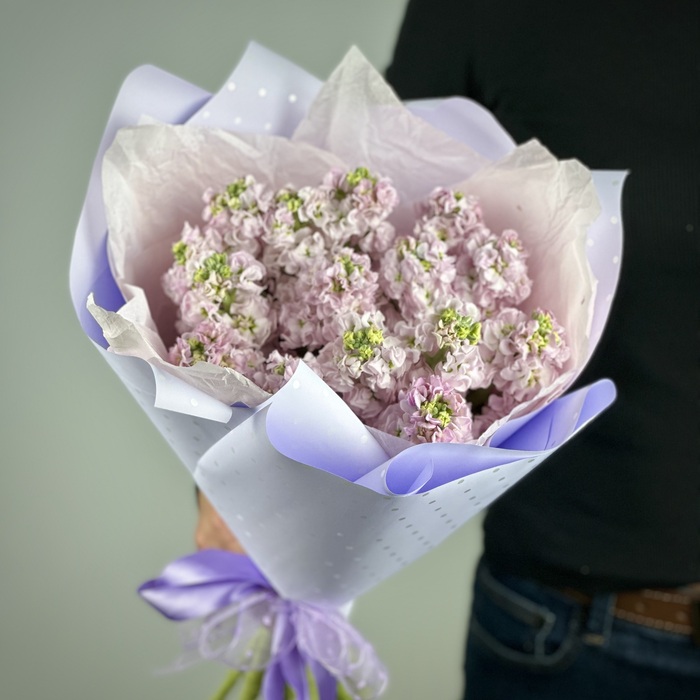 Букет из 15 розовых маттиол