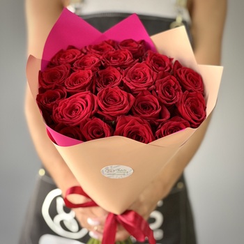 Букет из 21 красной розы 40 см