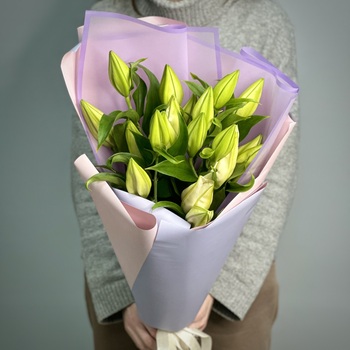 Букет из 5 белых лилий