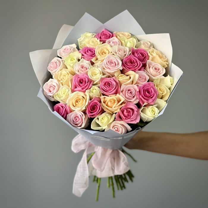 Букет из 41 нежной розы 40 см