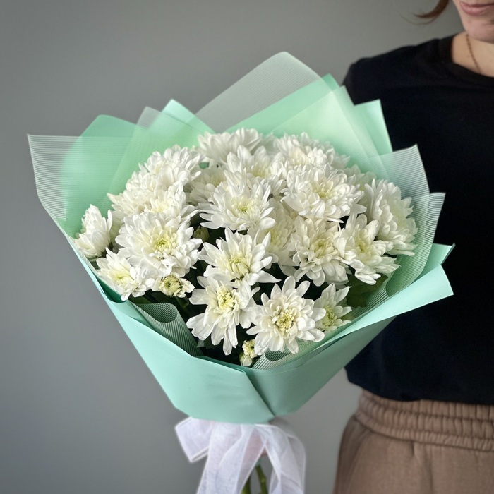Букет из 7 белых кустовых хризантем Букет из 7 белых кустовых хризантем