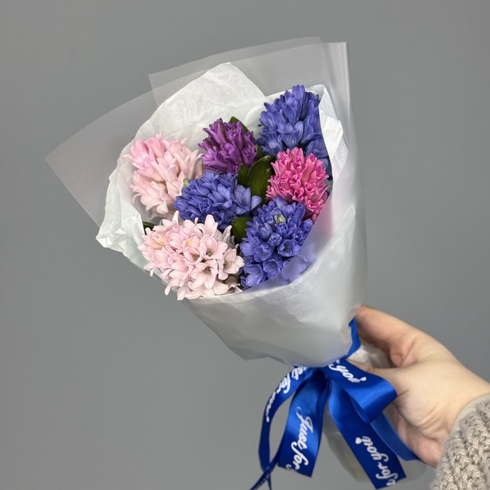 Букет из 7 гиацинтов микс