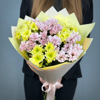 Букет из 7 кустовых хризантем нежный микс