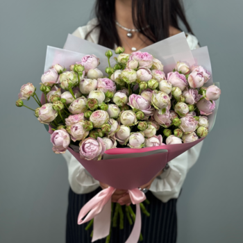 Букет из 15 кустовых пионовидных роз Сицилия