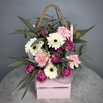 Цветы в ящике Знак валентности