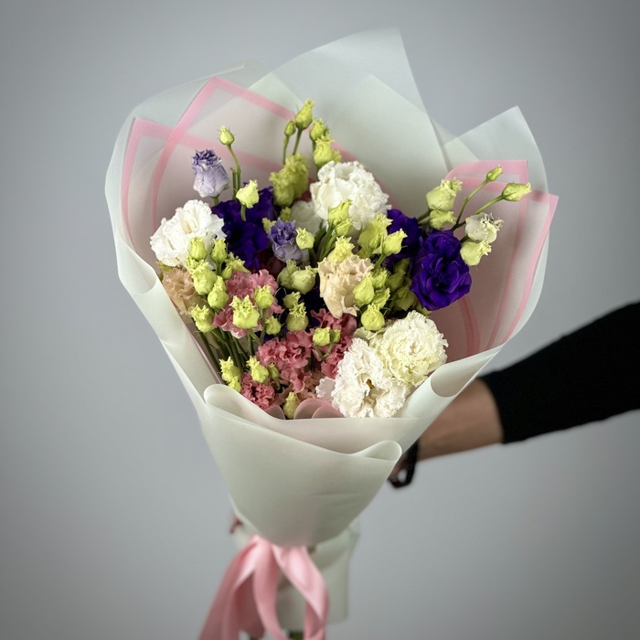 Букет из 9 лизиантусов микс