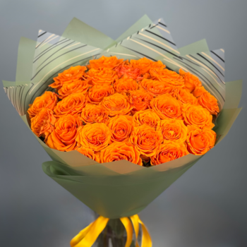 Букет из 31 оранжевой розы 50 см
