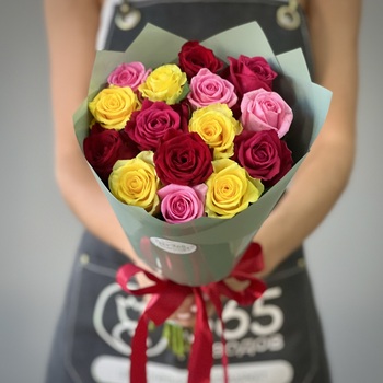 Букет из 15 яркой розы 50 см