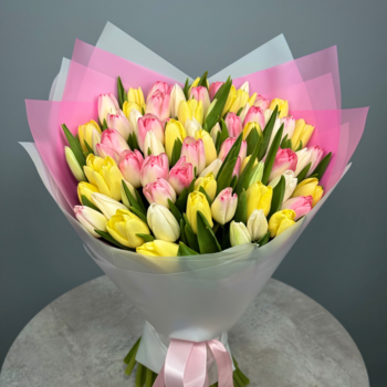 Букет из 71 тюльпанов нежный микс